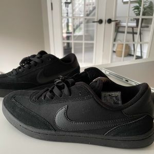 NIKE SB CHARGE SNEAKERS Size 7 Men/8.5 Women